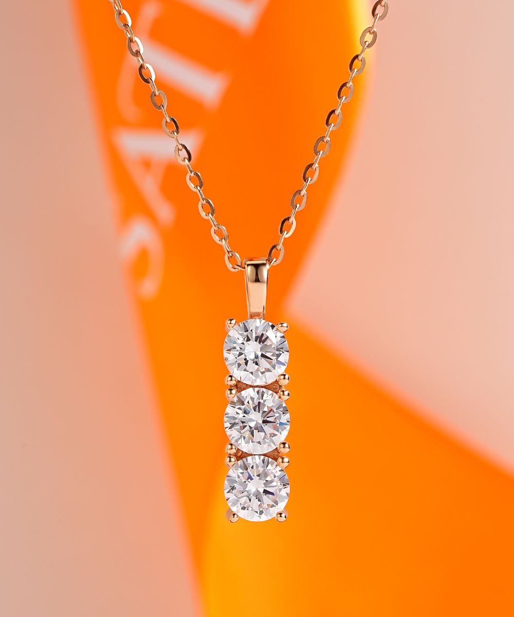 Satéur Rosé Trois Lumières Diamond Necklace™, 18K Rose Gold