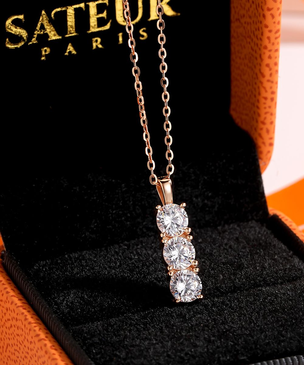 Satéur Rosé Trois Lumières Diamond Necklace™, 18K Rose Gold