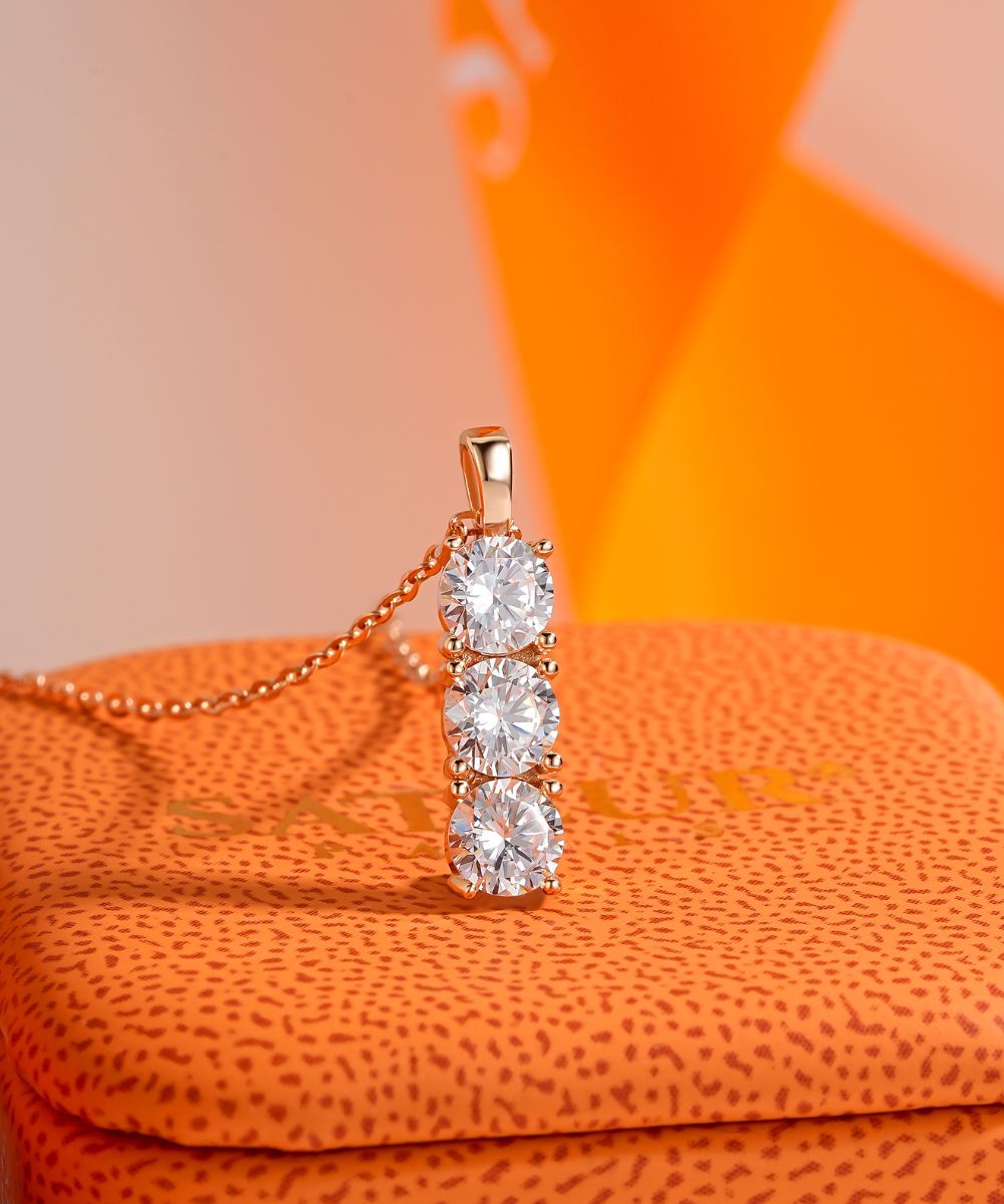 Satéur Rosé Trois Lumières Diamond Necklace™, 18K Rose Gold