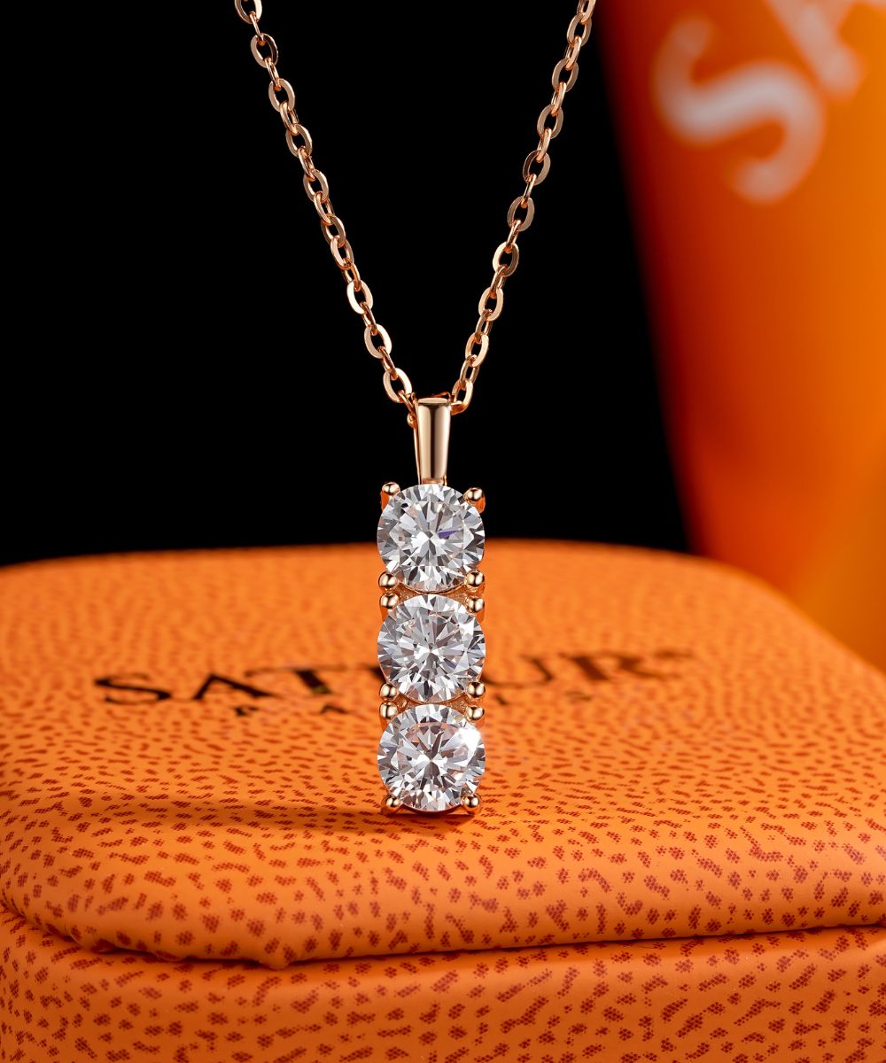Satéur Rosé Trois Lumières Diamond Necklace™, 18K Rose Gold