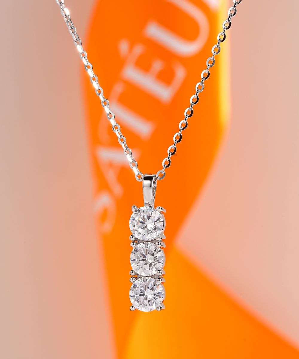 Satéur Trois Lumières Diamond Necklace™, 18K White Gold