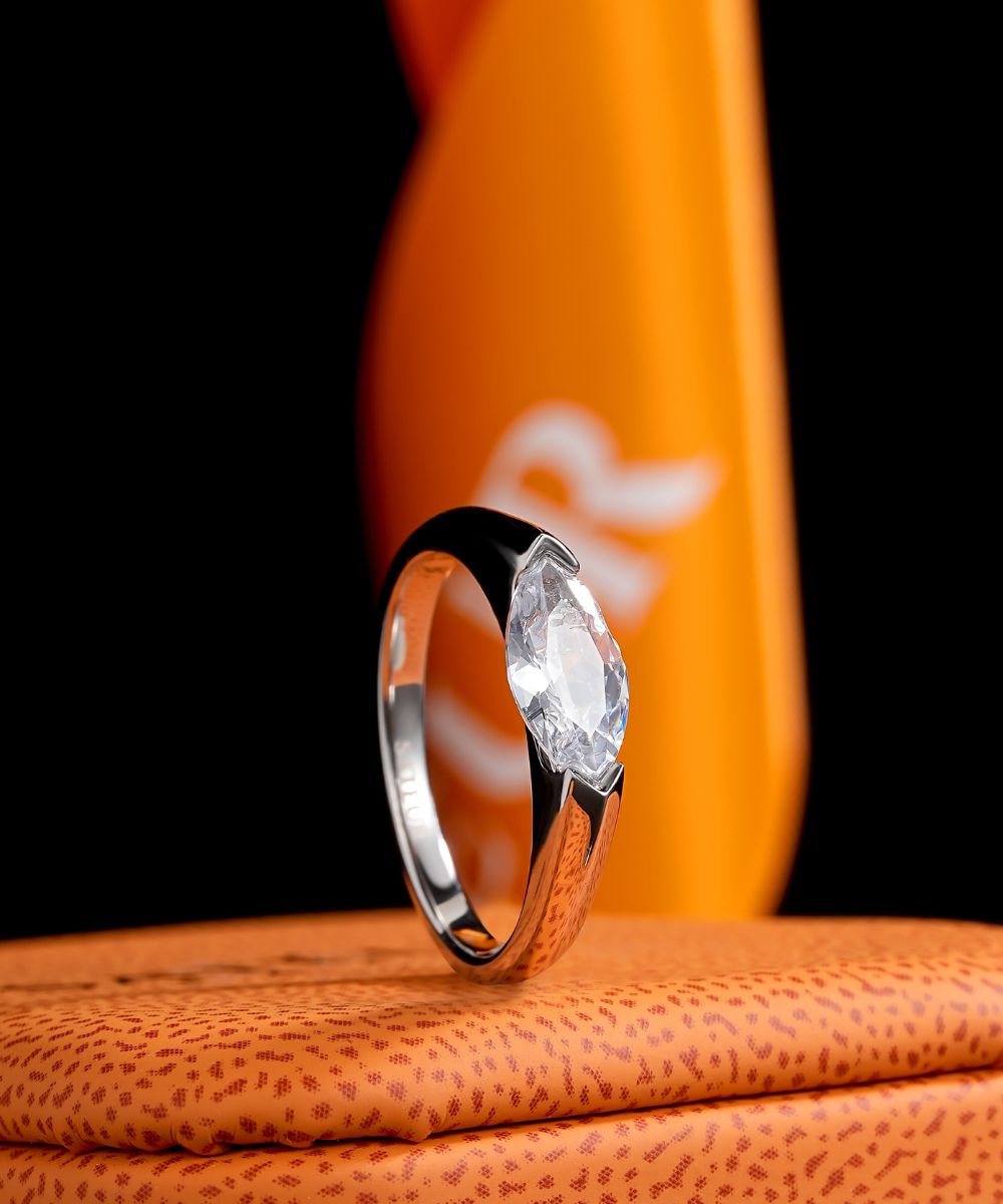 Satéur Raffiné Diamond Ring™, 18K White Gold