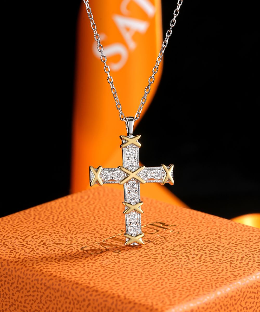 Satéur Triomphe Diamond Necklace™, 18K White Gold
