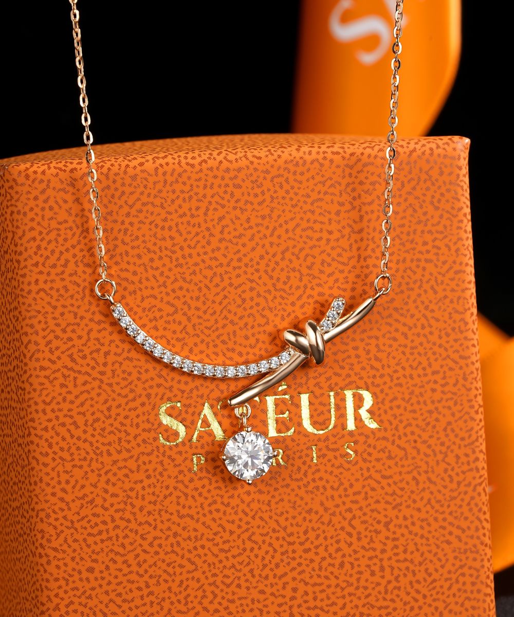 Satéur Rosé Courbe Diamond Necklace™, 18K Rose Gold