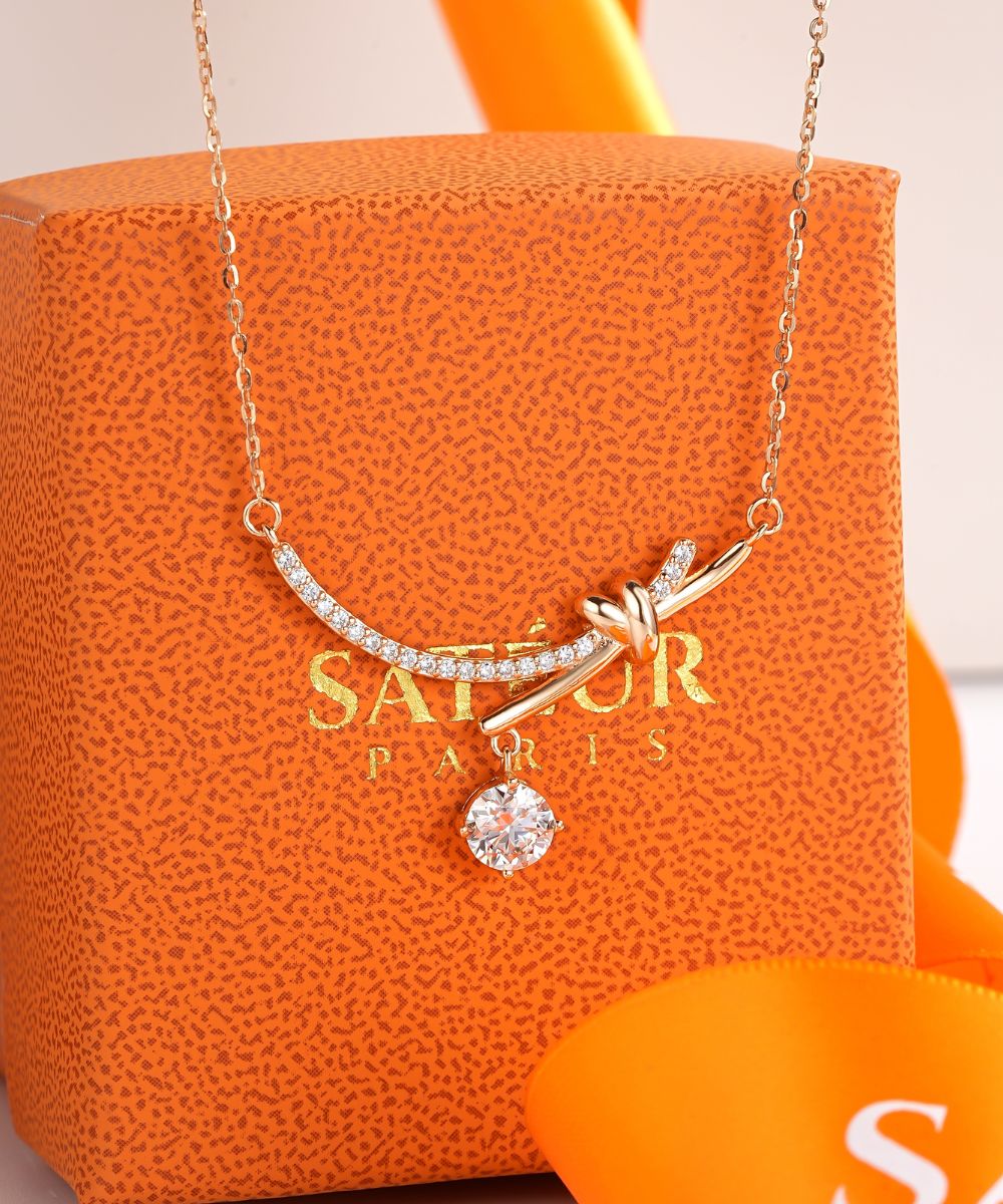 Satéur Rosé Courbe Diamond Necklace™, 18K Rose Gold