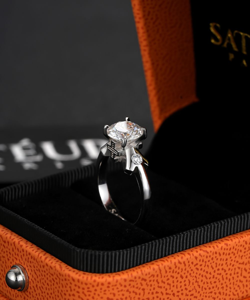 Satéur Last Supper Diamond Ring™, 18K White Gold