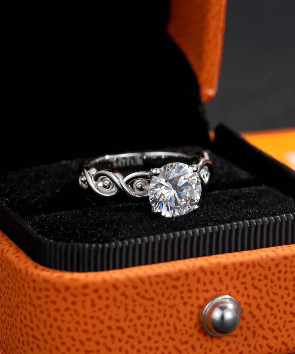Satéur Argenté Mona Lisa Diamond Ring™, 18K White Gold