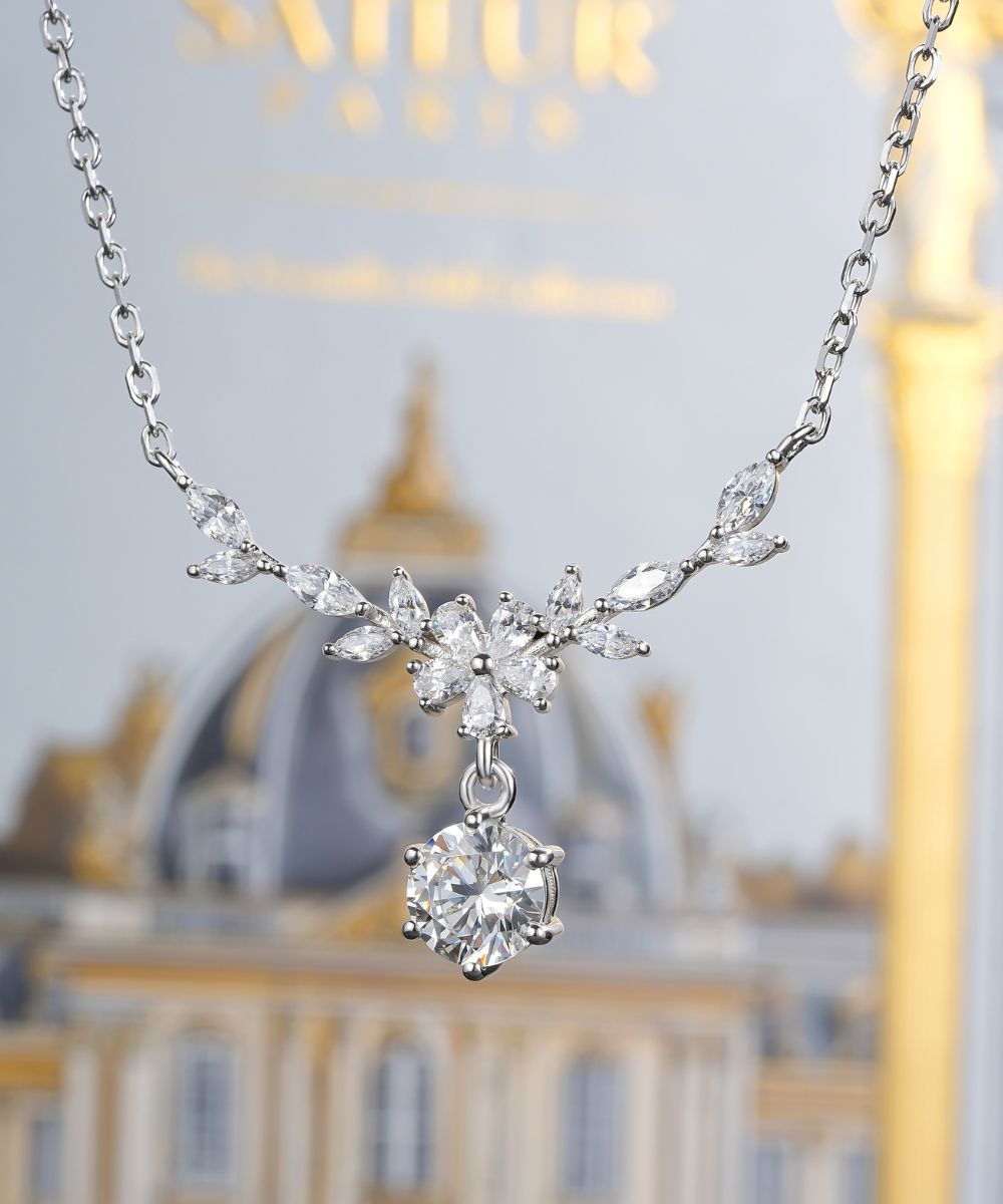 Satéur Fleur de Versailles Diamond Necklace™, 18K White Gold