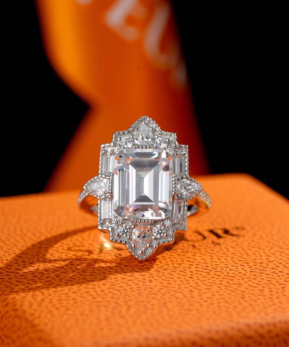 Satéur Héritage 1682 Diamond Ring™, 18K White Gold