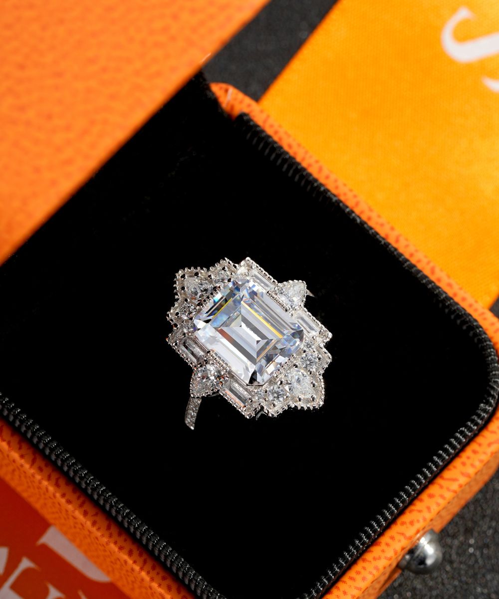 Satéur Héritage 1682 Diamond Ring™, 18K White Gold