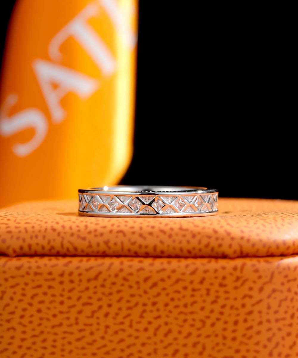 Satéur Astrèlle Diamond Ring™, 18K White Gold