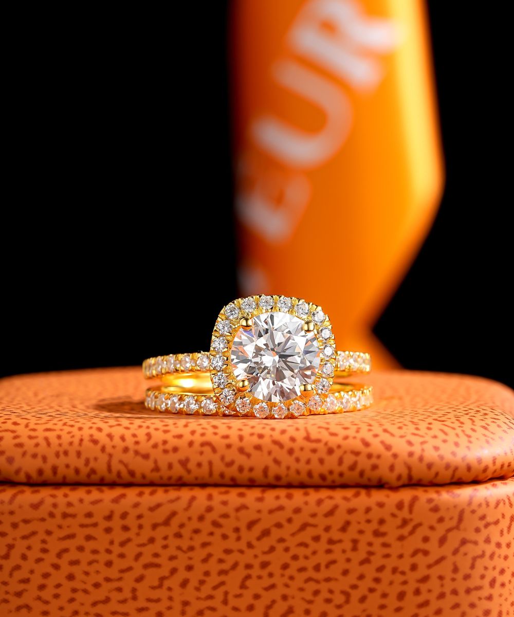 Satéur Aurous Gold Lumière 婚戒套組™ 戒指