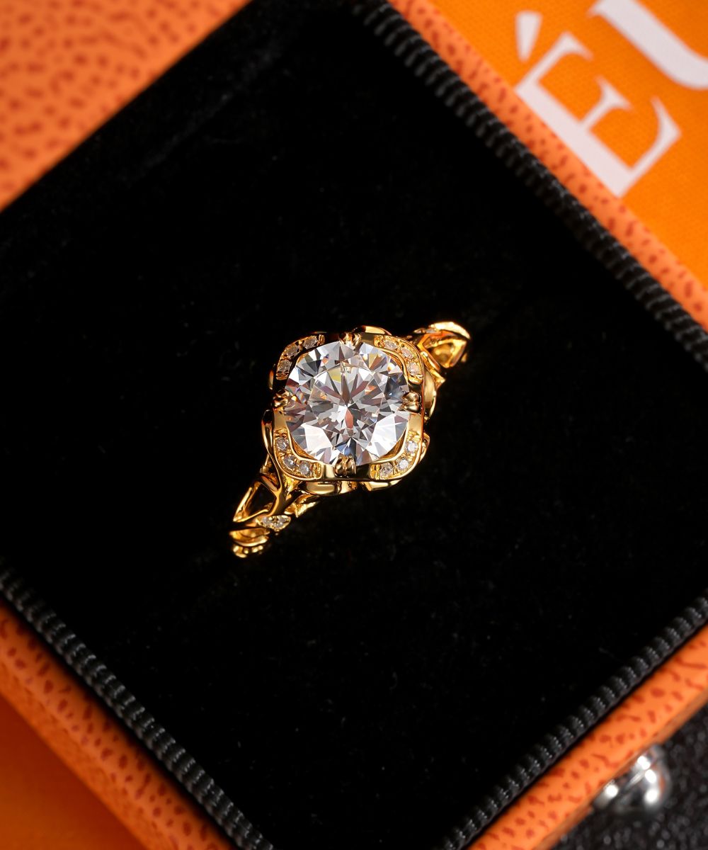 Satéur® Versailles 1682 Diamond Ring, 18K Gold