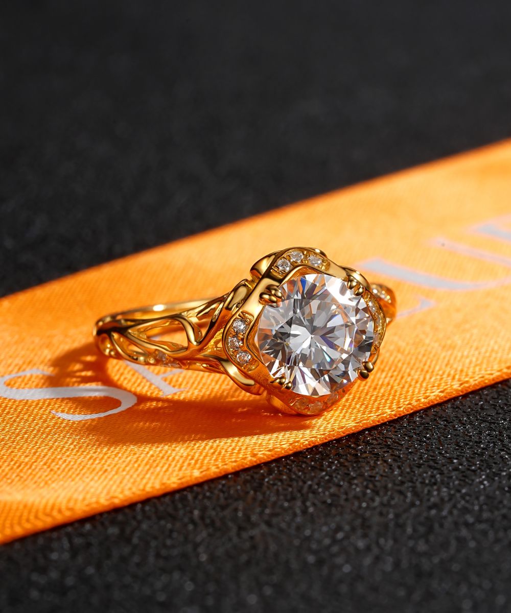 Satéur® Versailles 1682 Diamond Ring, 18K Gold