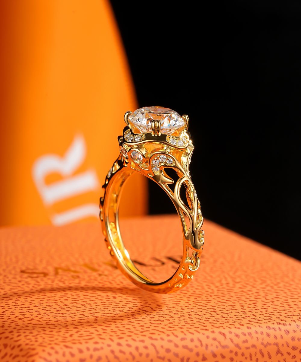 Satéur® Versailles 1682 Diamond Ring, 18K Gold