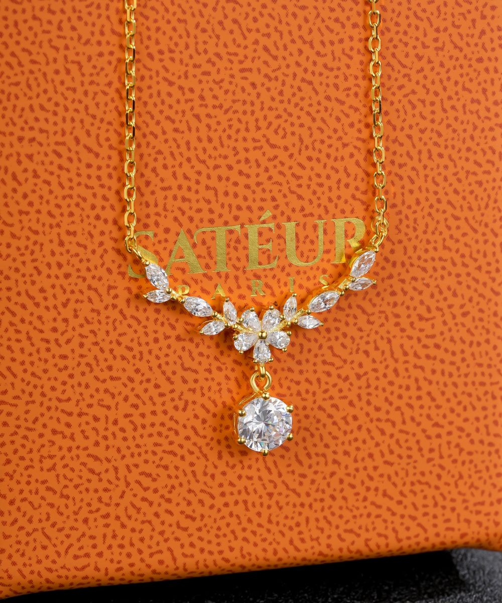 Satéur D'or Fleur de Versailles Halskette™