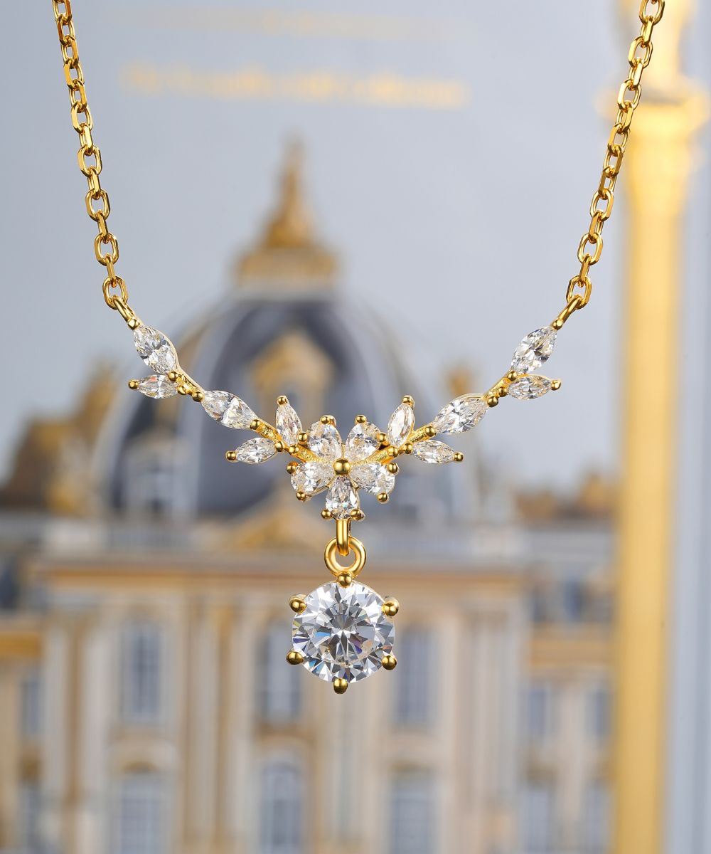 Satéur D'or Fleur de Versailles Halskette™