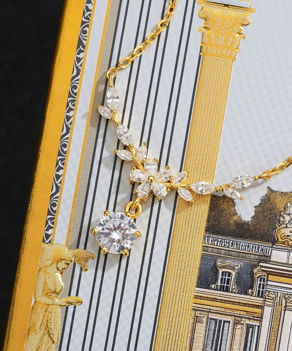 Satéur D'or Fleur de Versailles Halskette™