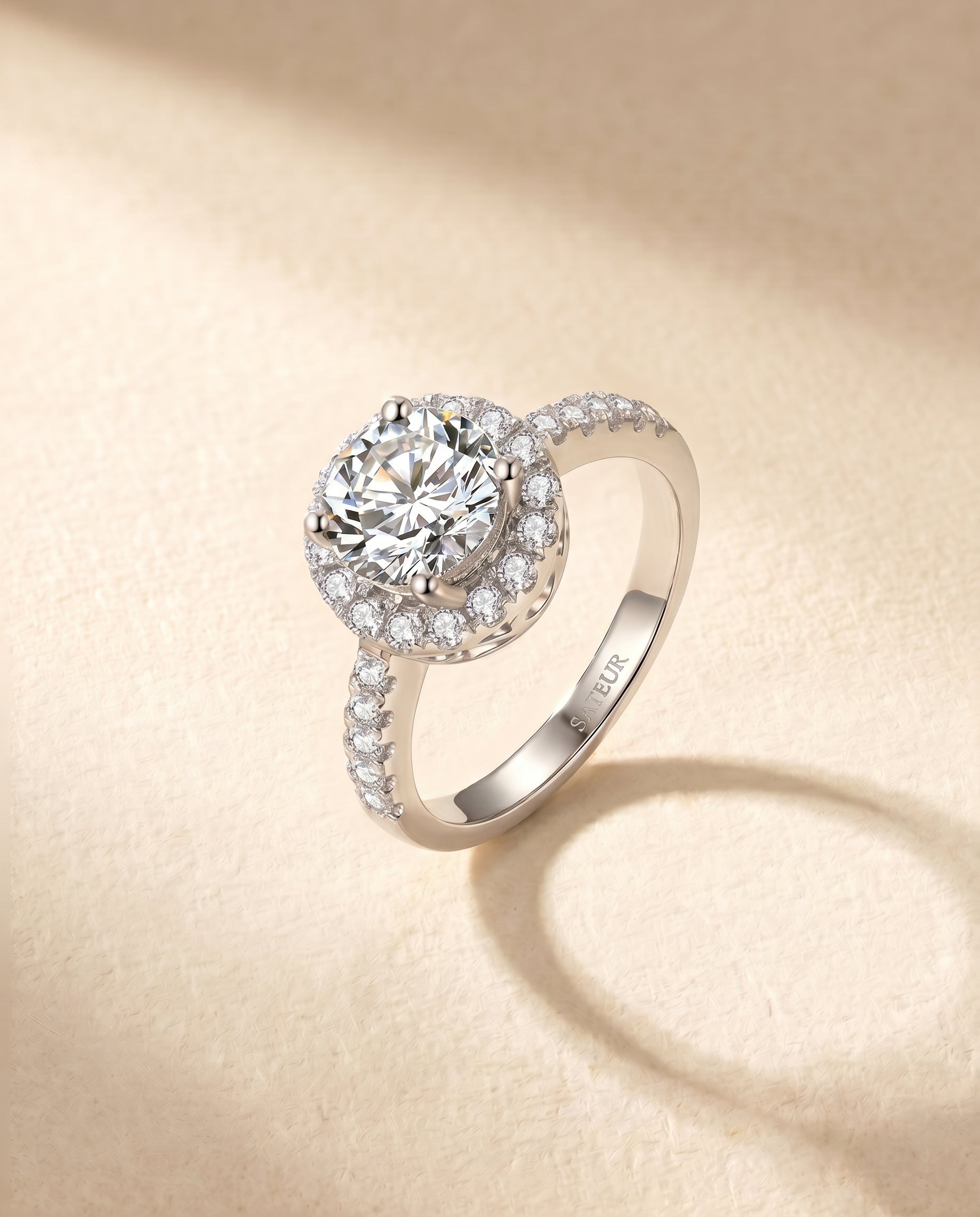 Satéur Rocaille Diamond Ring™, 18K White Gold, Round Cut