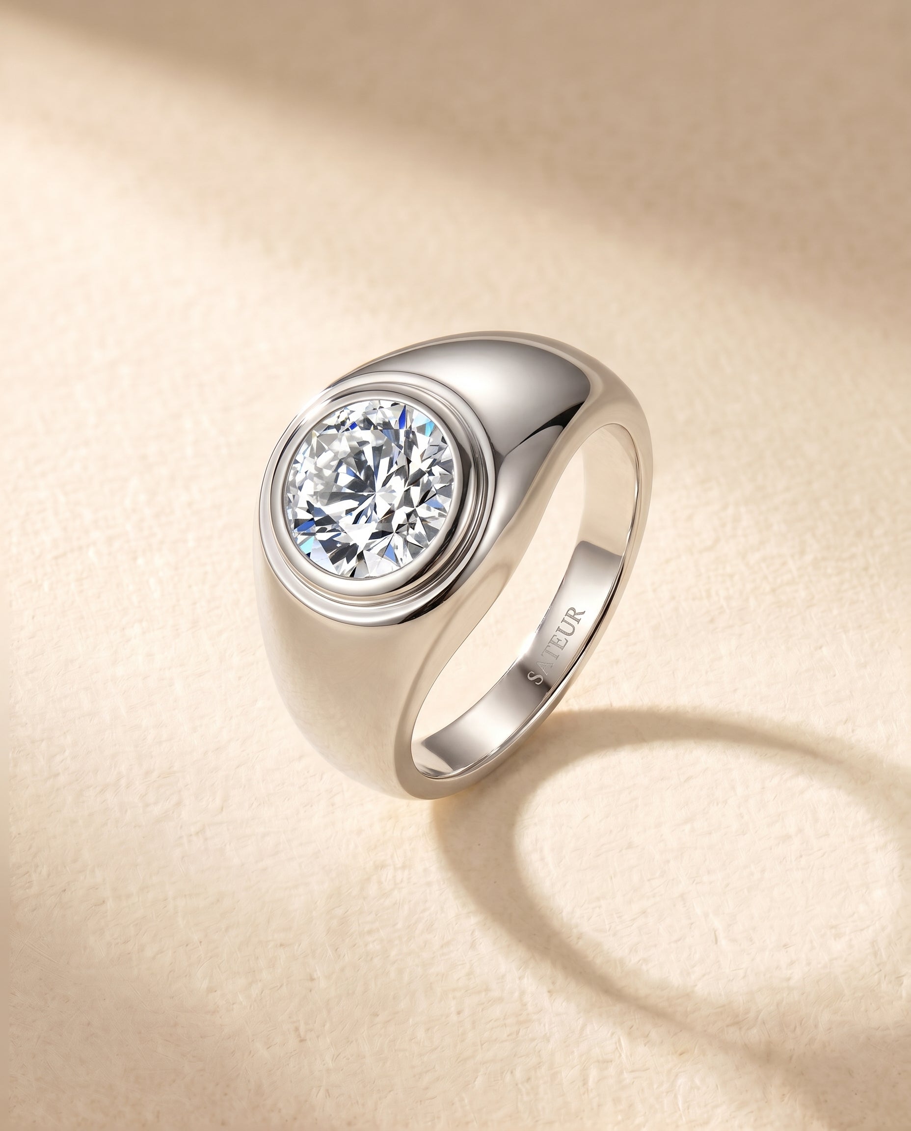 Satéur Homme Silver L’ Orbite Diamond Ring™, 18K White Gold, Round Cut