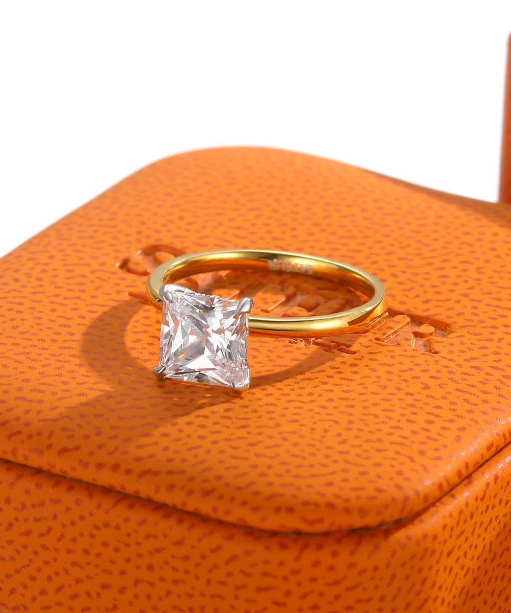 Satéur Aurous Gold Classic Diamond Ring™, 18K Gold