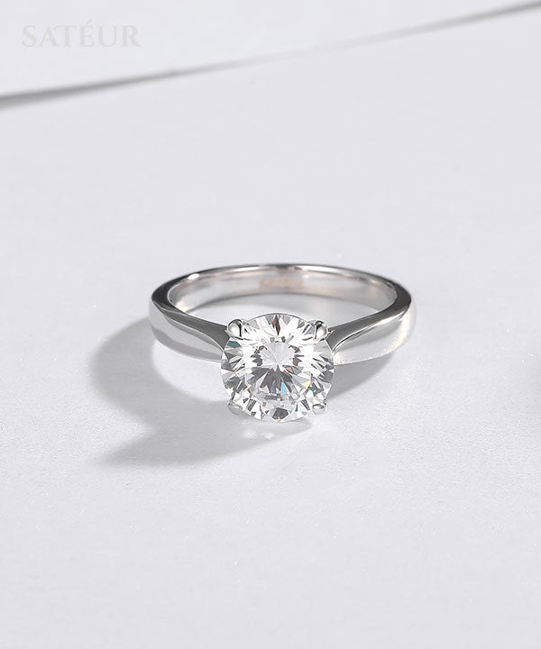 Satéur Pierre d’Amour Diamond Ring™, 18K White Gold, Round Cut
