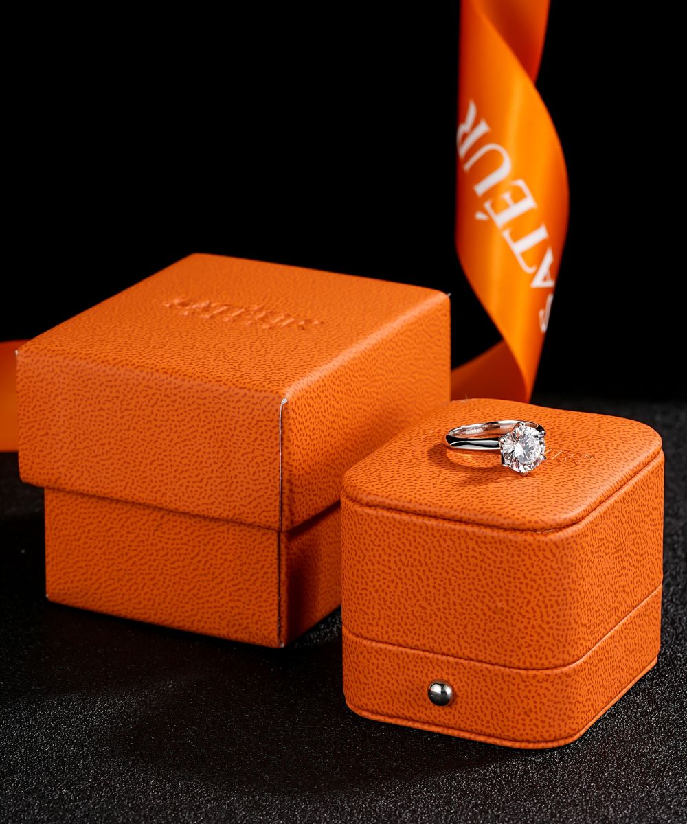 Satéur Destinée Diamond Ring™, 18K White Gold, Round Cut