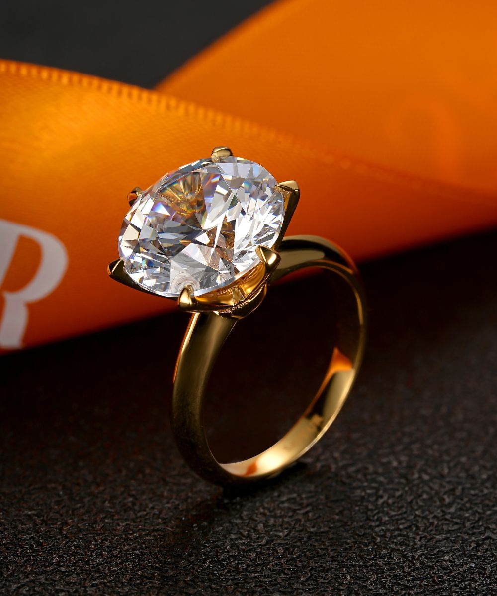 Satéur Aurous Gold Destinée 鑽戒™,18K 金,圓形切割