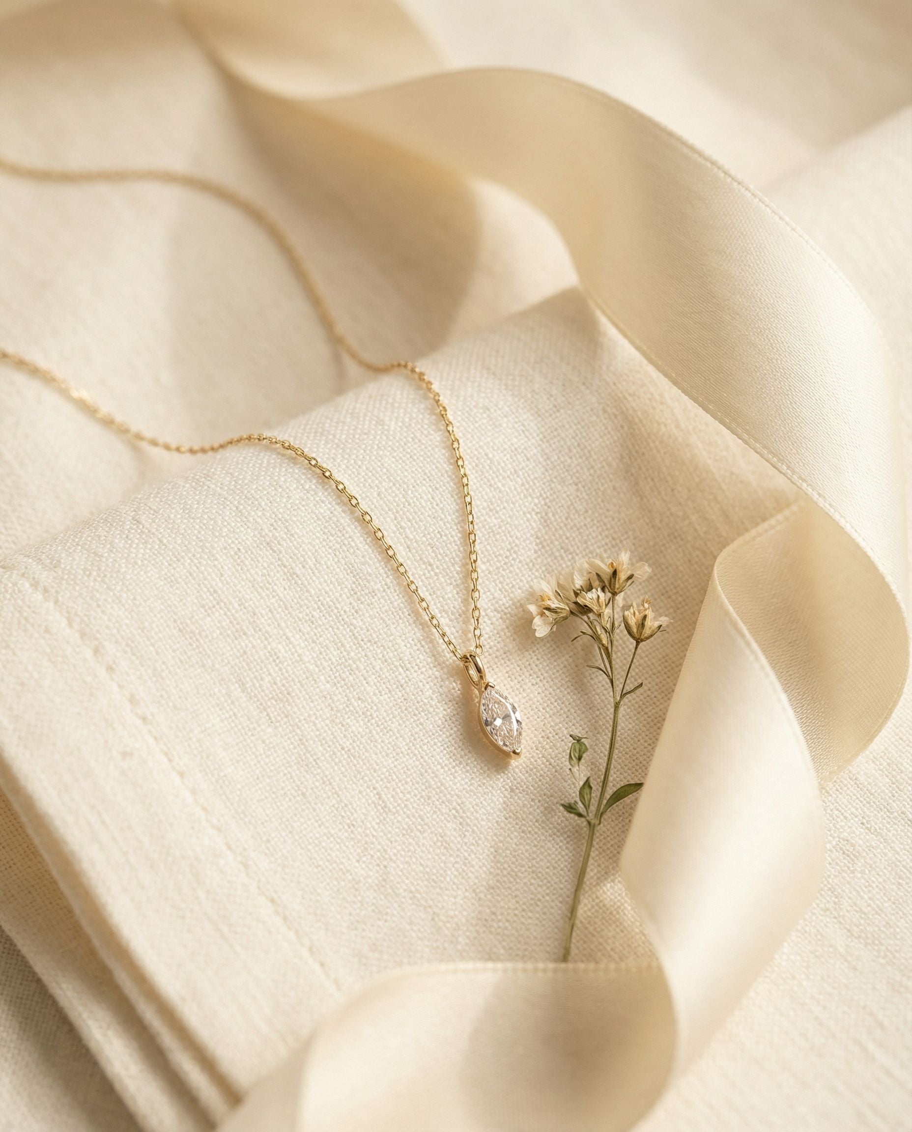 Satéur Pétale Diamond Necklace™, 14K Solid Gold — image 2