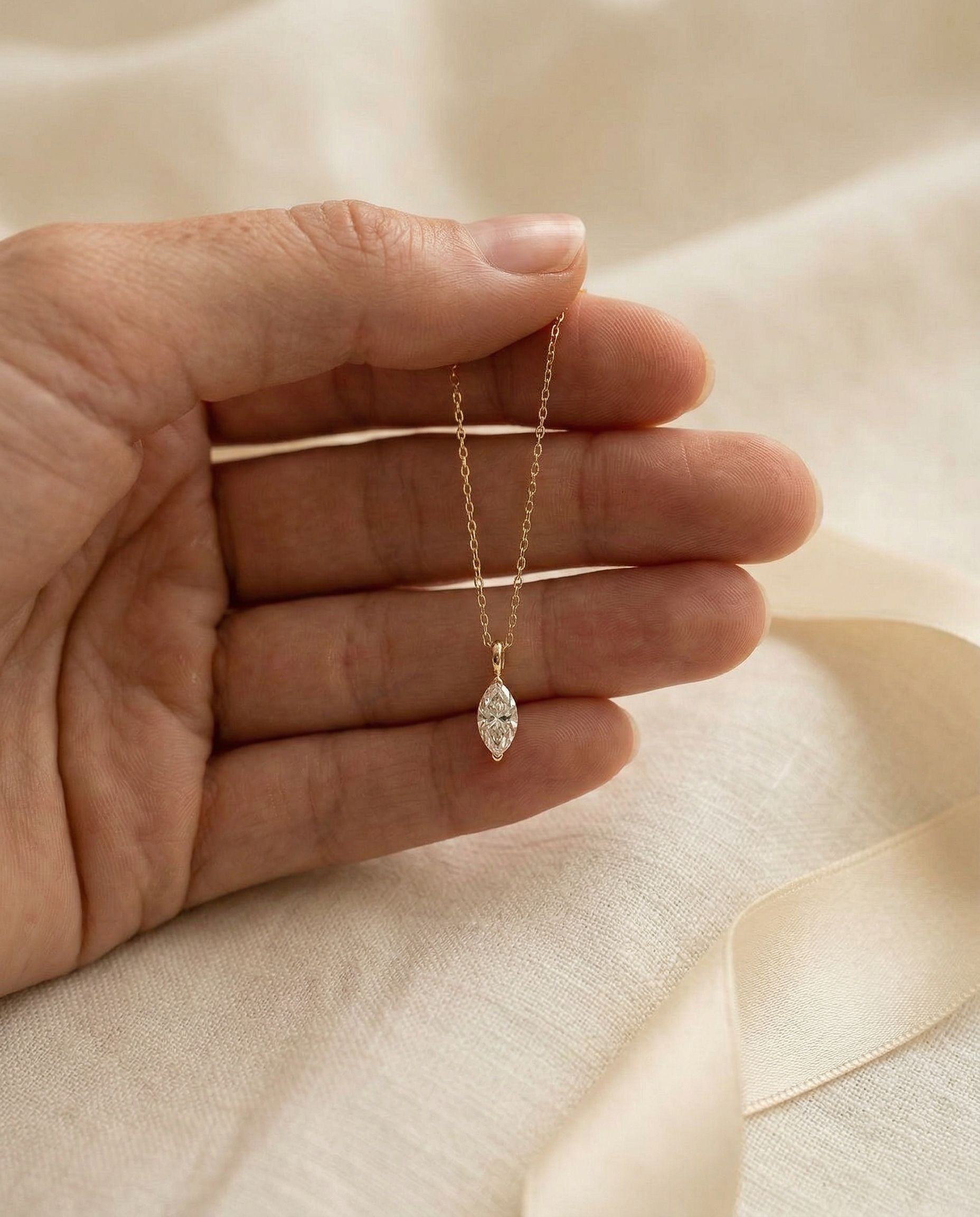 Satéur Pétale Diamond Necklace™, 14K Solid Gold — image 8