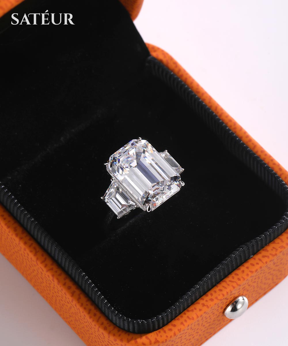 Satéur L'Émeraude Diamond Ring™, 18K White Gold