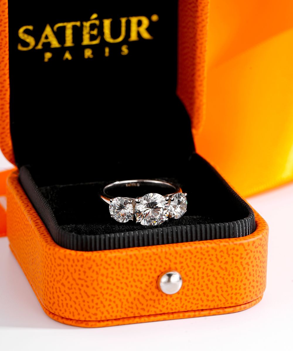 Satéur Tri-pierre Ring™