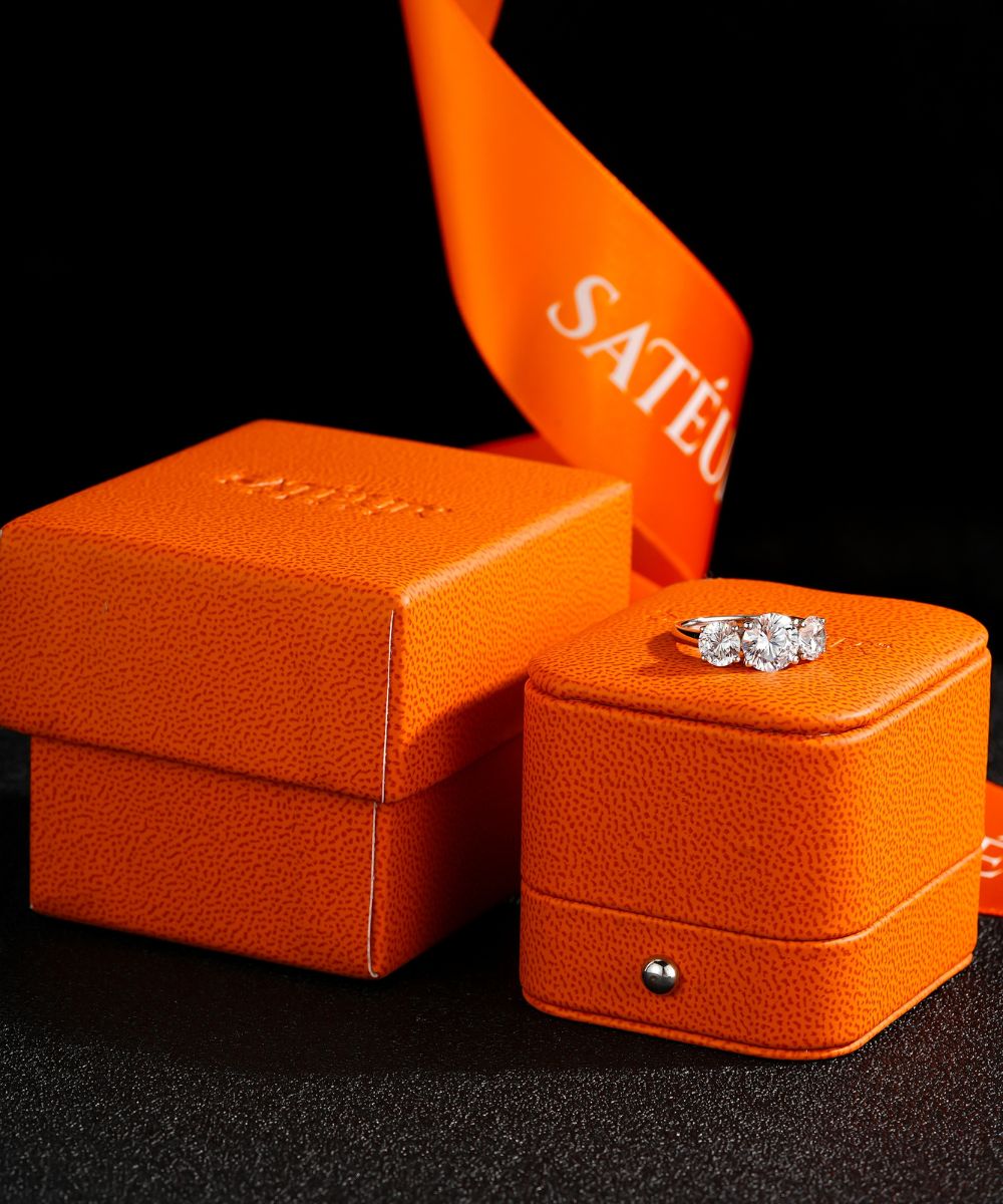 Satéur Tri-pierre Ring™