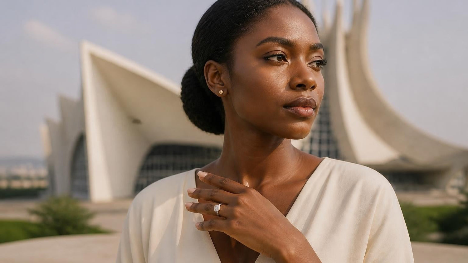 Best engagement rings in Côte d'Ivoire — Satéur Destinée Ring worn near St. Paul's Cathedral Abidjan