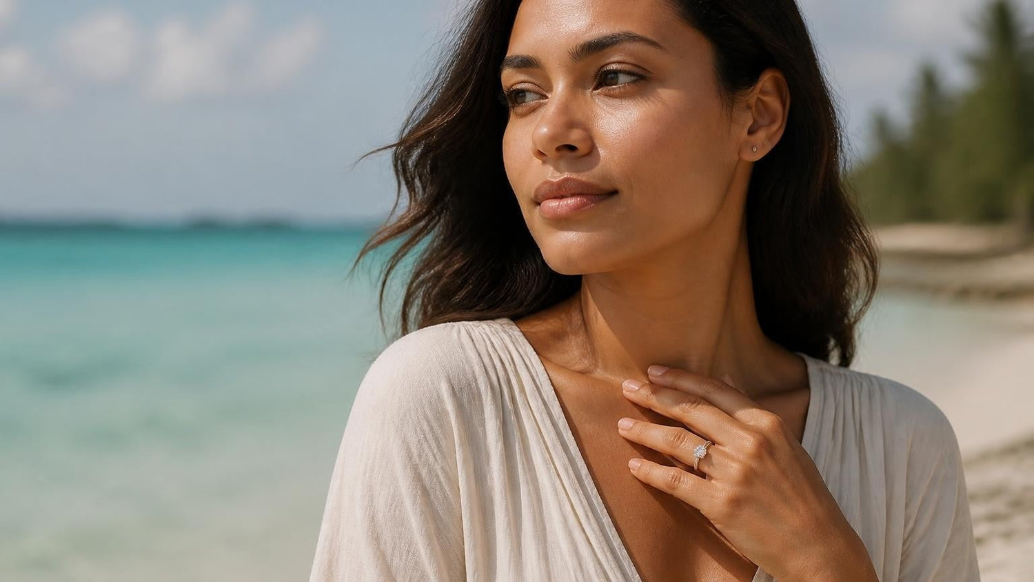 Best engagement rings in New Caledonia — Satéur Destinée Ring with the New Caledonia lagoon