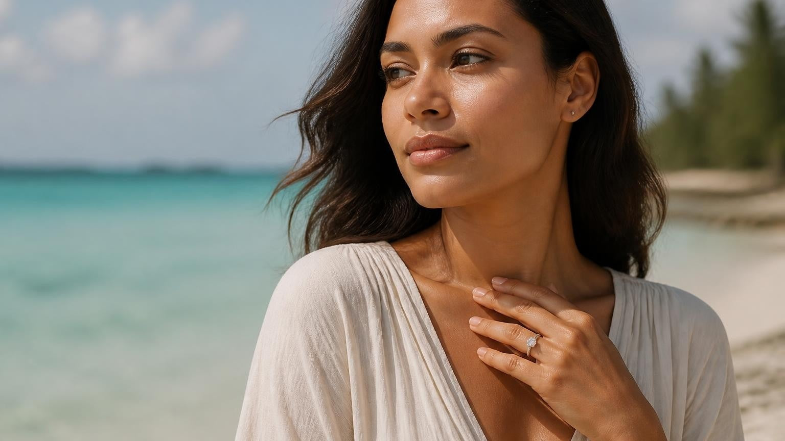 Best engagement rings in New Caledonia — Satéur Destinée Ring with the New Caledonia lagoon