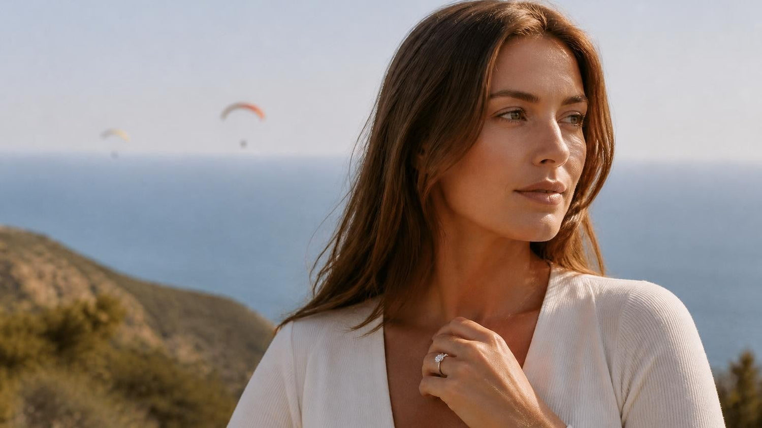 Best engagement rings in Wollongong — Satéur Destinée Ring at Bald Hill lookout above the Pacific Ocean