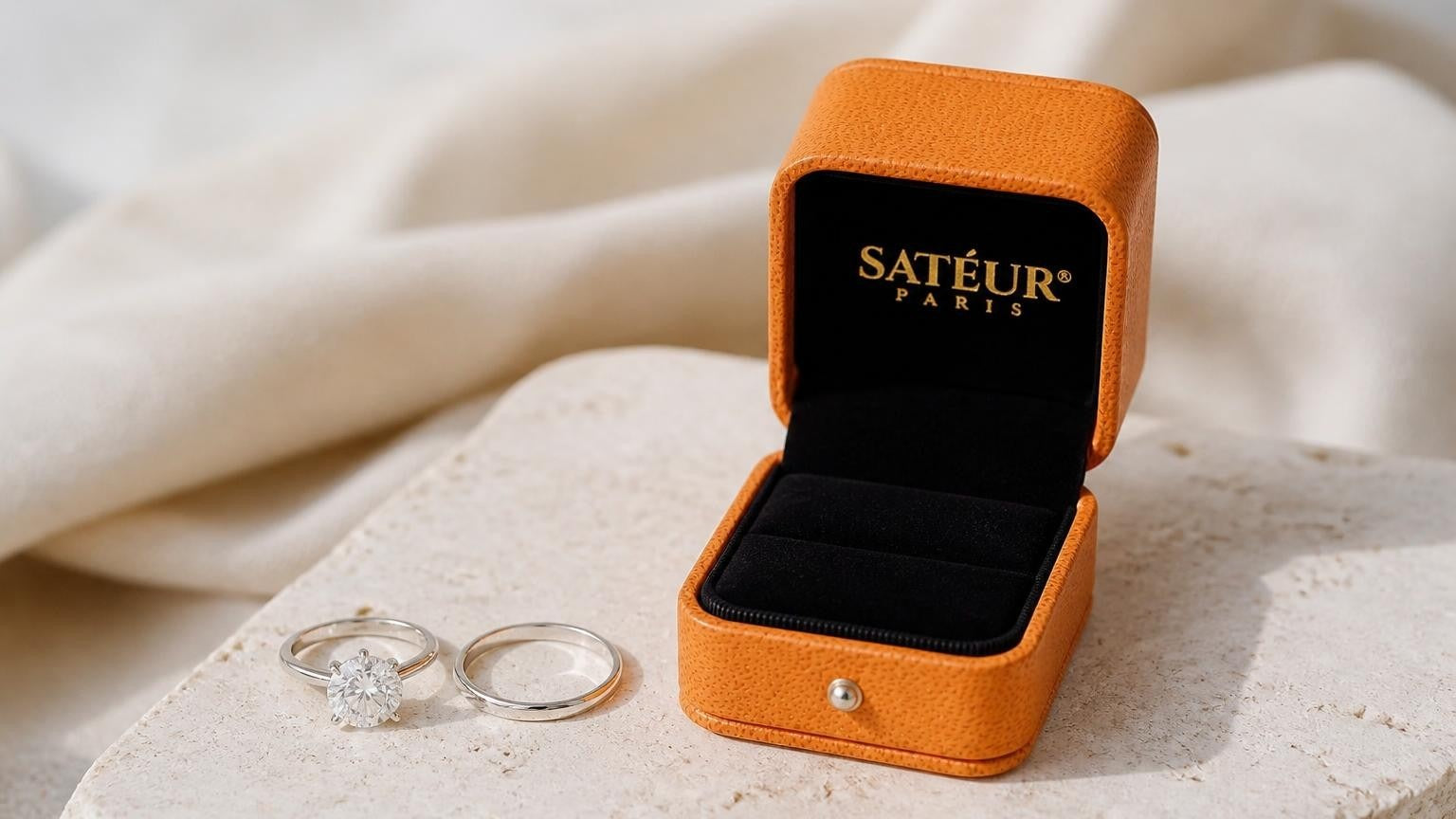 Best wedding band for a solitaire engagement ring