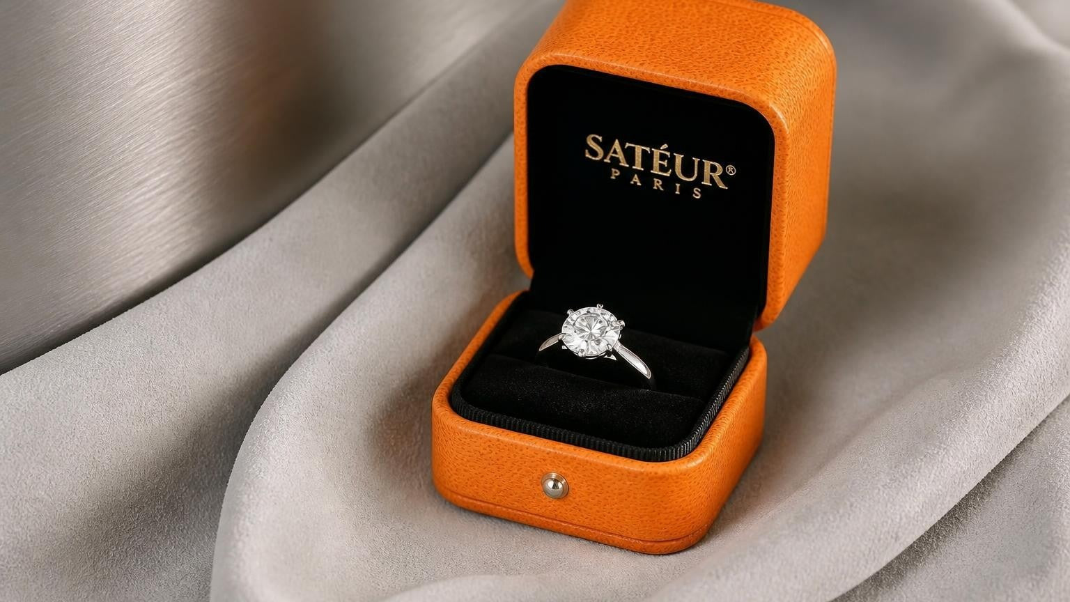Satéur Gems® diamond simulant ring with open orange Satéur Paris ring box
