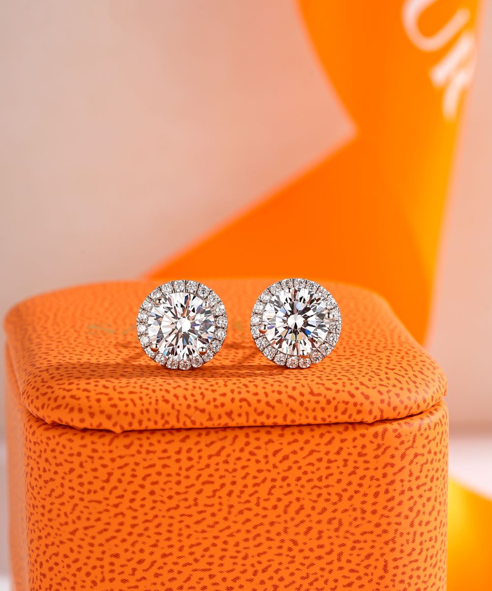 Satéur Pendientes de Diamantes Belle Dame™, Oro Blanco de 18K, Corte Redondo