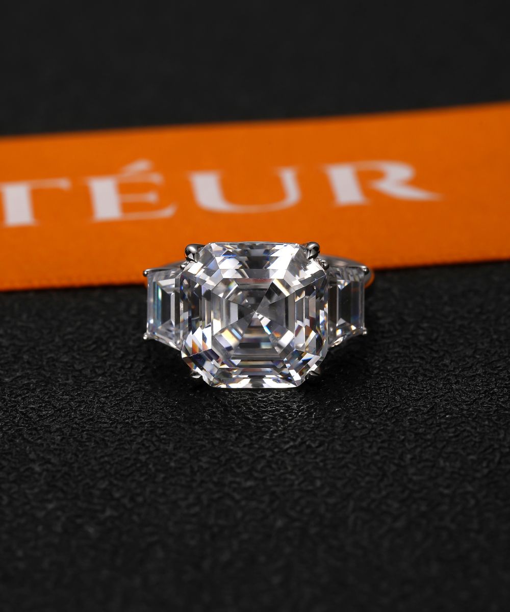 Satéur Le Serti Diamond Ring™, 18K White Gold