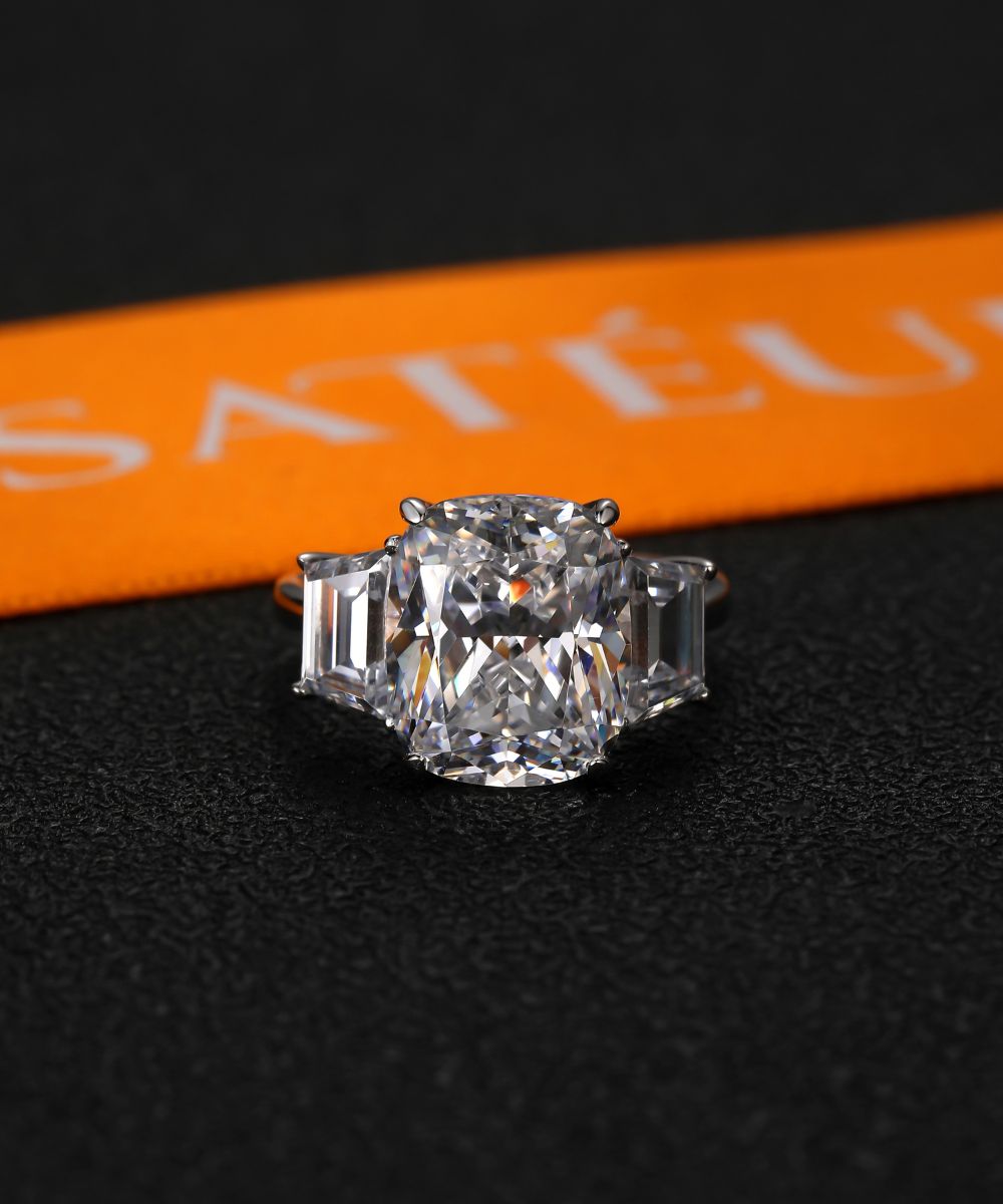 Satéur Le Rêve Diamond Ring™, 18K White Gold