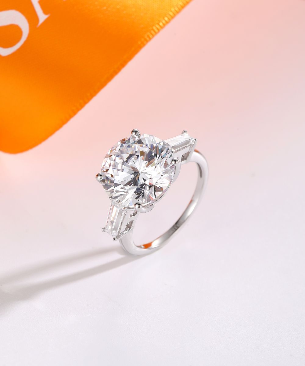 Satéur Le Futur Diamond Ring™, 18K White Gold
