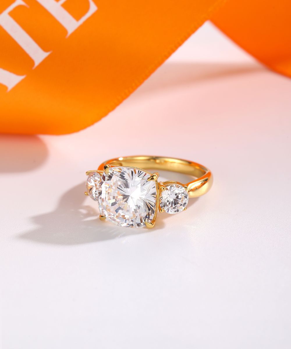 Satéur Renaissance Dorée Diamond Ring™, 18K White Gold