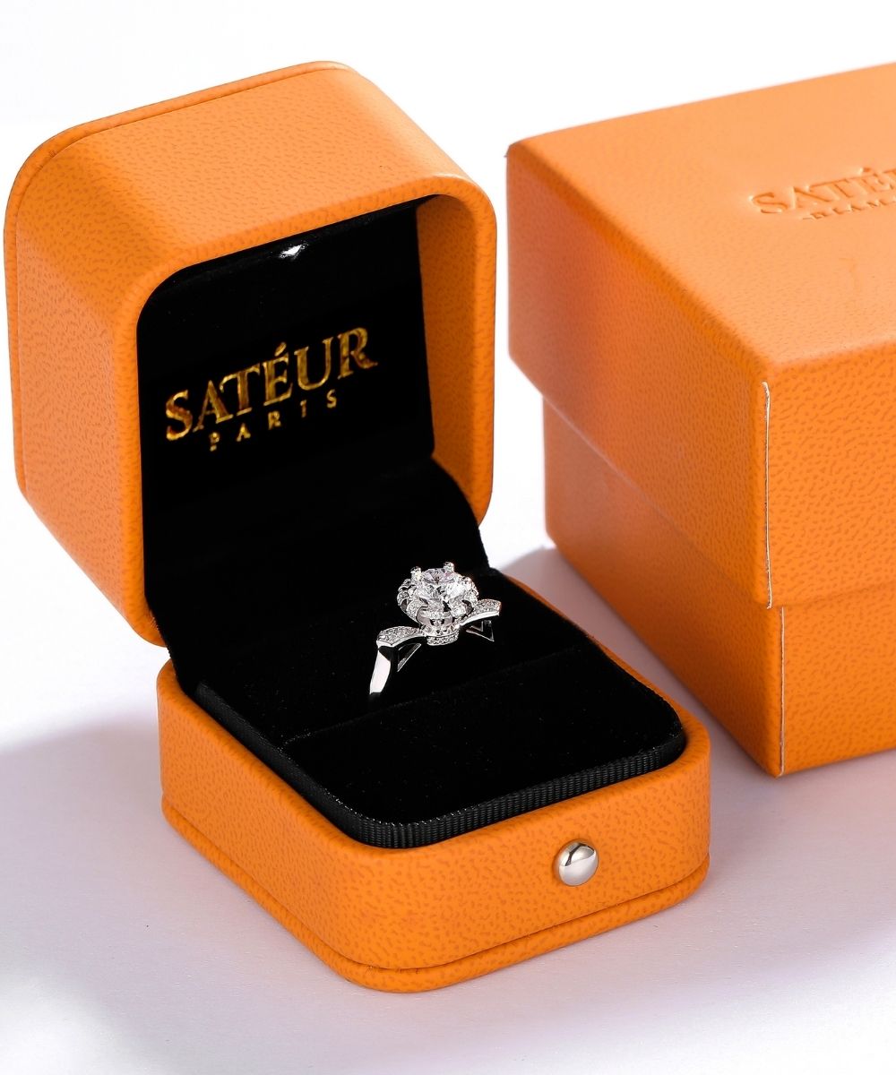 Satéur Ze-Corona Diamond Ring™, 18K White Gold