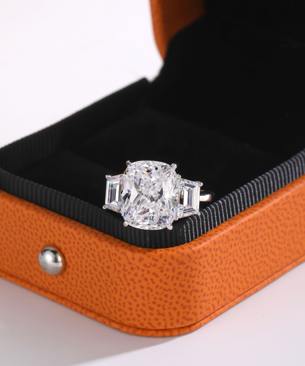 Satéur Le Rêve Diamond Ring™, 18K White Gold