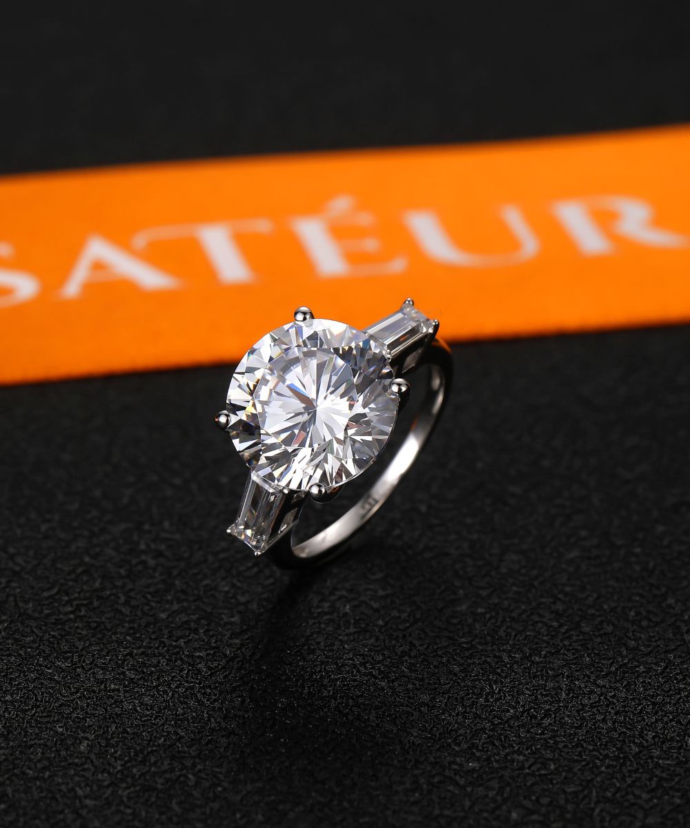 Satéur Le Futur Diamond Ring™, 18K White Gold