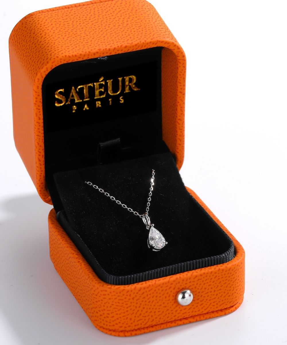 Satéur La Larme Diamond Necklace™, 18K White Gold