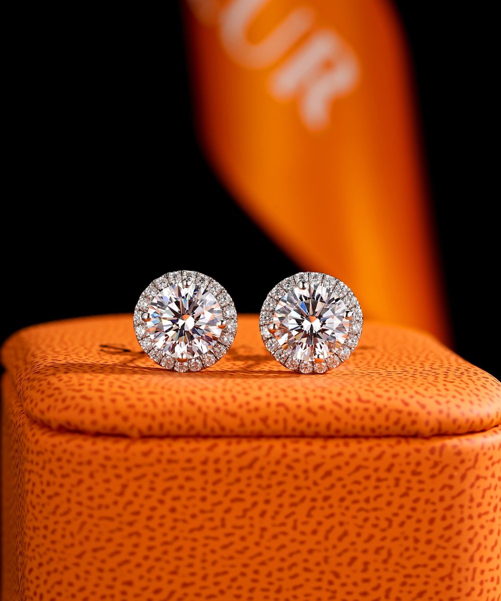 Satéur Pendientes de Diamantes Belle Dame™, Oro Blanco de 18K, Corte Redondo