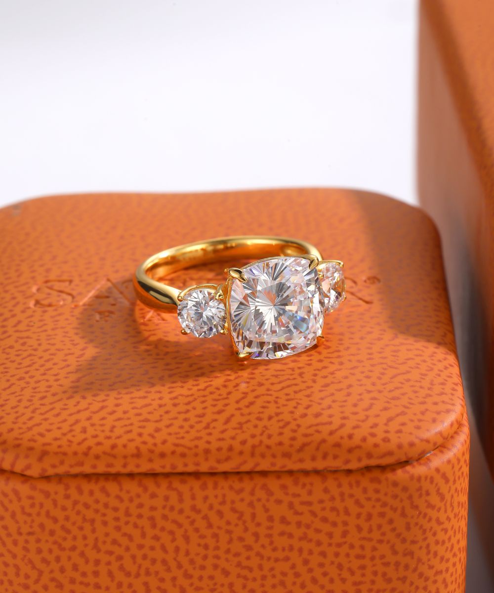 Satéur Renaissance Dorée Diamond Ring™, 18K White Gold